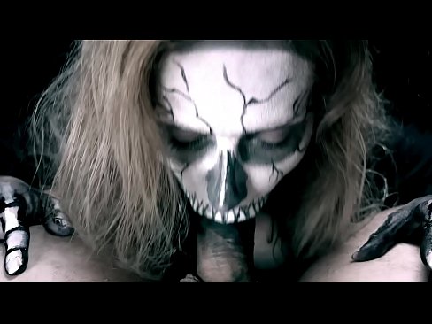 ❤️ Ragazza demone che succhia il cazzo con la sua bocca nera e ingoia lo sperma ❌ Video di sessoal it.xxxwownet.ru